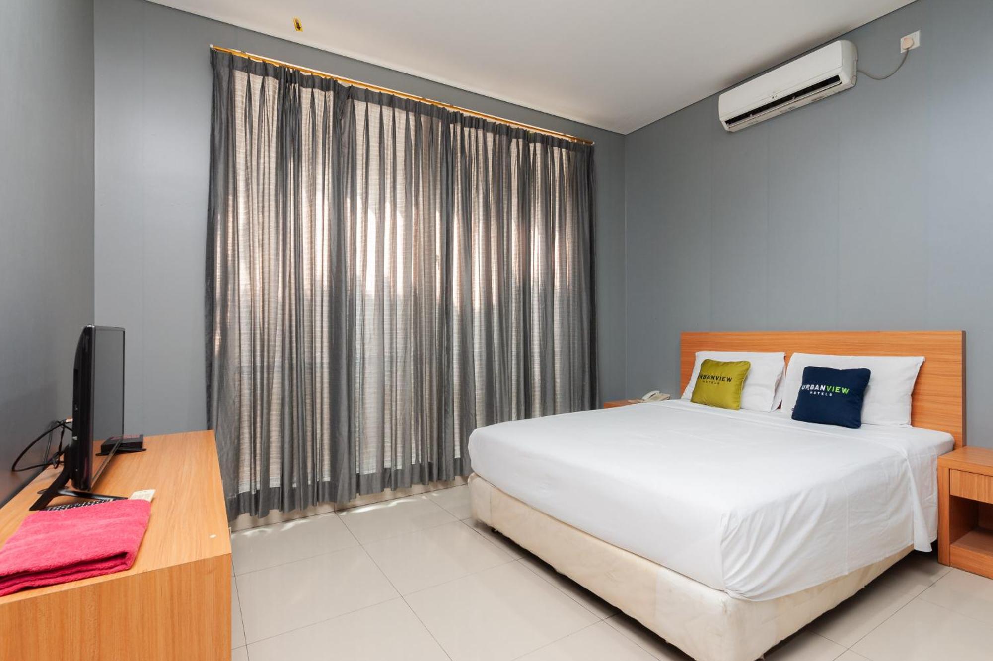 Reddoorz Plus Near Kelapa Dua Kebon Jeruk Jakarta Exterior foto